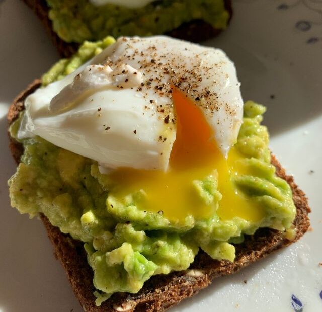 What To Serve With Poached Eggs? 6 Best Side Dishes