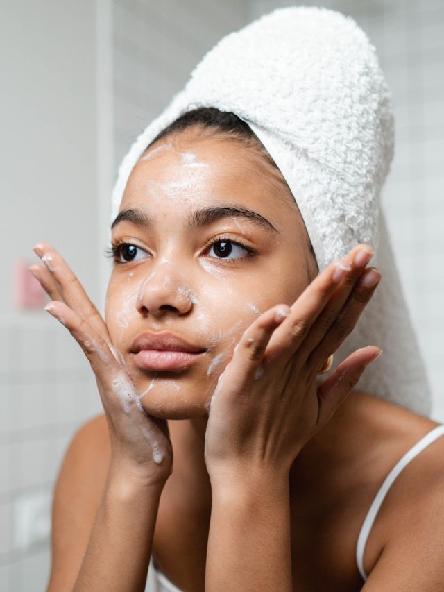 How can I add vitamin E to my skincare routine?